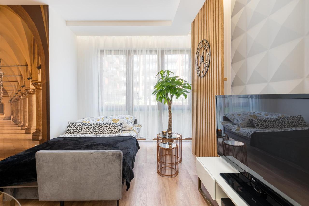 New Apartment, Private Patio คราคูฟ ภายนอก รูปภาพ