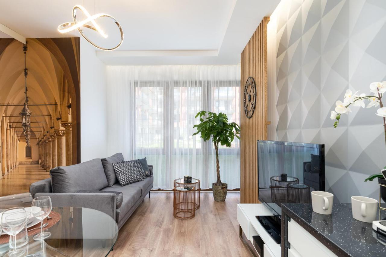 New Apartment, Private Patio คราคูฟ ภายนอก รูปภาพ